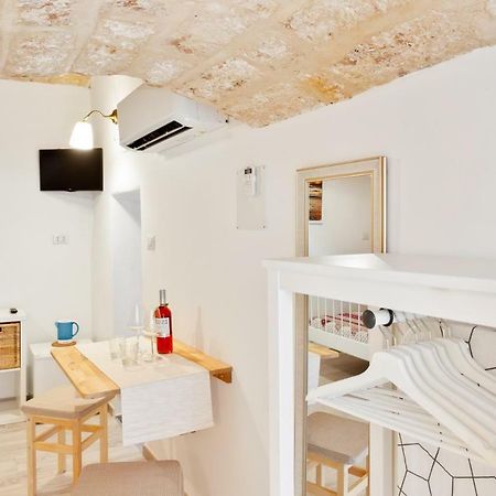 San Nicola Clemente Private Room Bari Extérieur photo