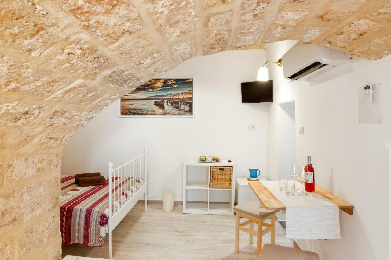 San Nicola Clemente Private Room Bari Extérieur photo
